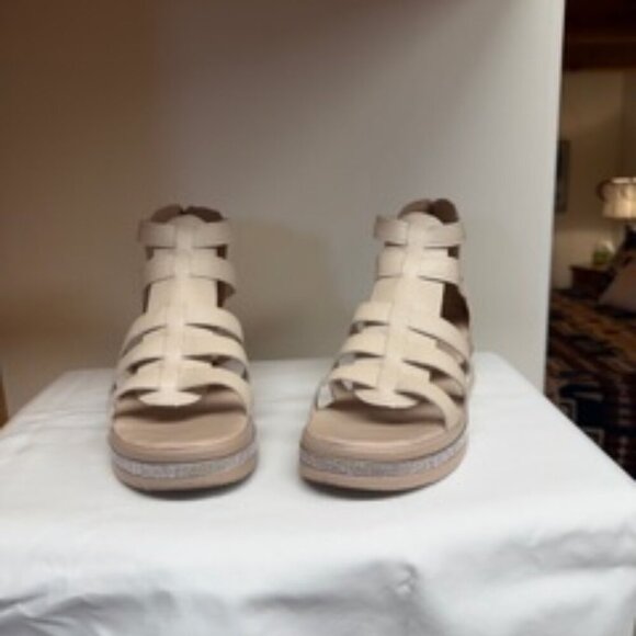 Light Pink Strappy Sandals w Back Zip 41/9.5 - Picture 3 of 8